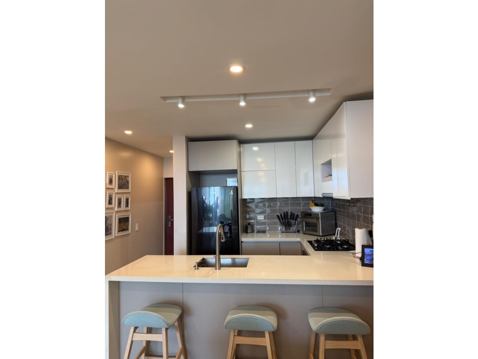 SE VENDE APARTAMENTO EN TABOR TRADICIONAL LADO SOMBRA — foto 2
