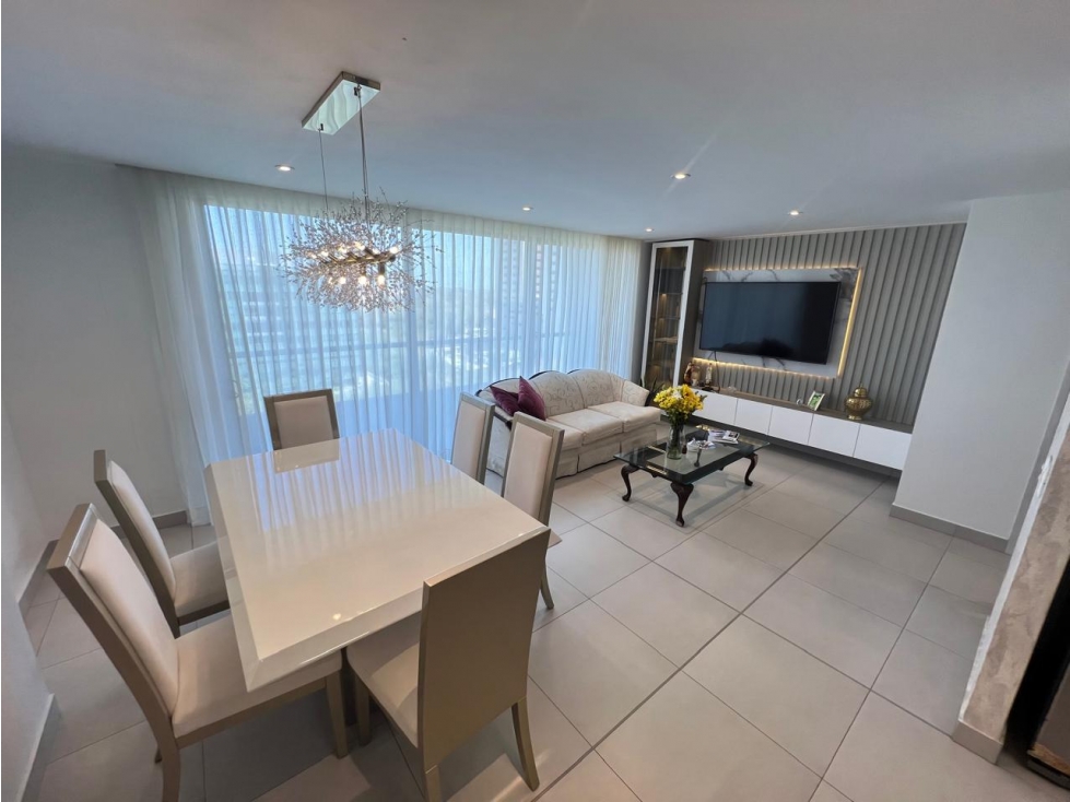 SE VENDE EXCLUSIVO Y AMPLIO APARTAMENTO EL PORTAL DE GENOVES — foto 6