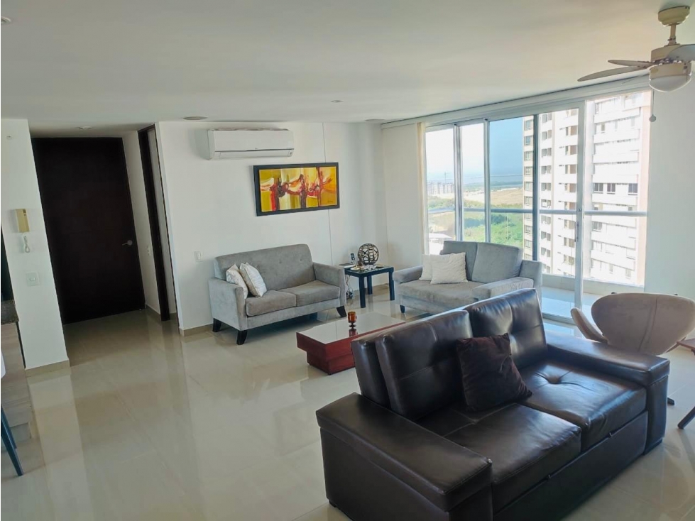 SE VENDE AMPLIO APARTAMENTO EN LA CASTELLANA