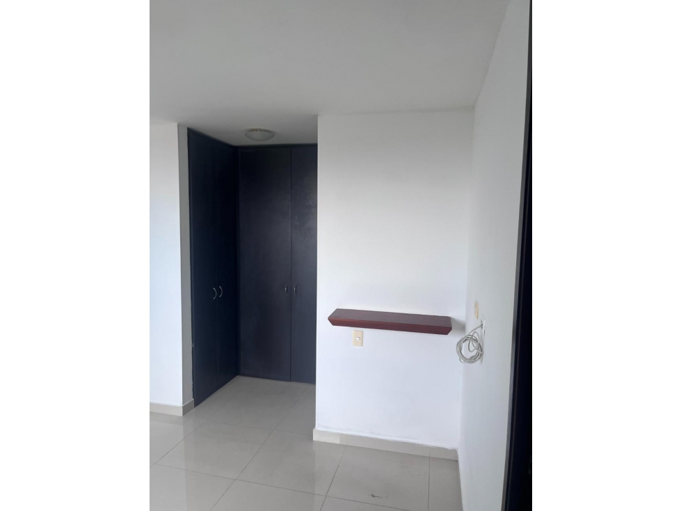SE VENDE AMPLIO APARTAMENTO DE SOMBRA EN VILLA CAROLINA — foto 6