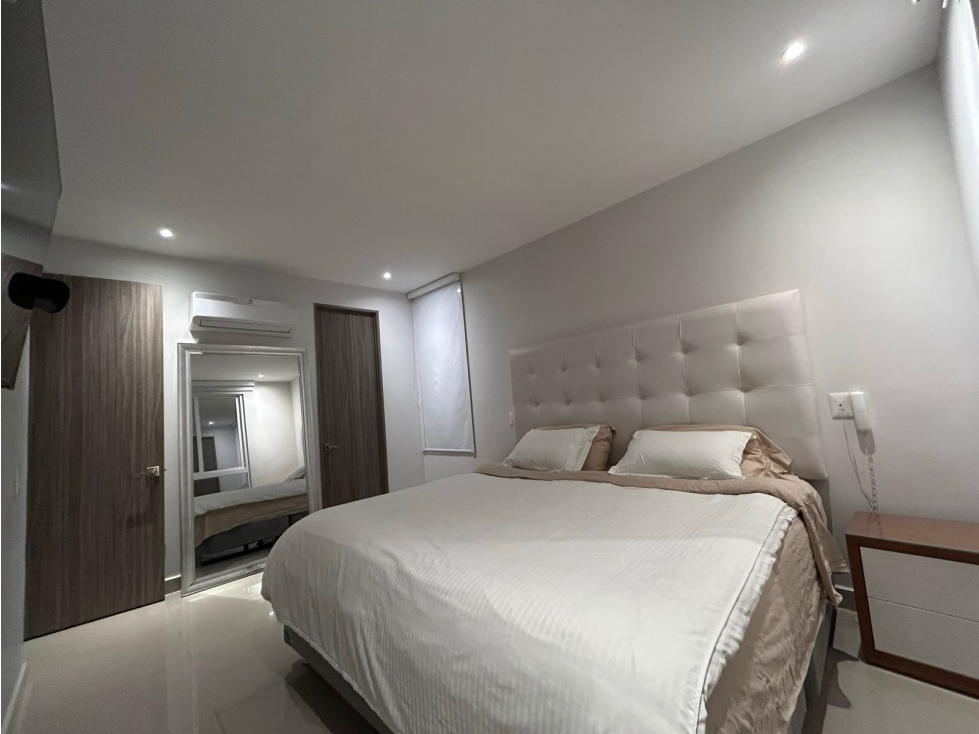 SE VENDE APARTAMENTO MODERNO EN LA CASTELLANA — foto 2