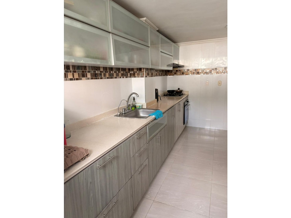SE VENDE APARTAMENTO REMODELADO EN ALTO PRADO — foto 5