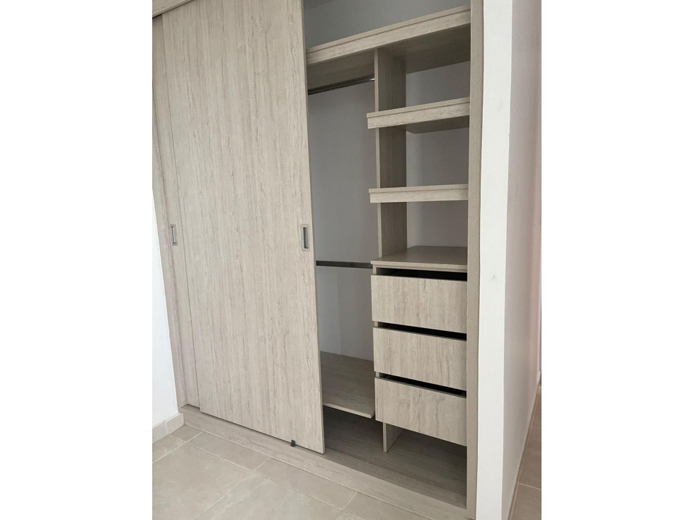 SE VENDE AMPLIO APARTAMENTO EN SAN AMRINO CERCA VILLA CAROLINA — foto 5