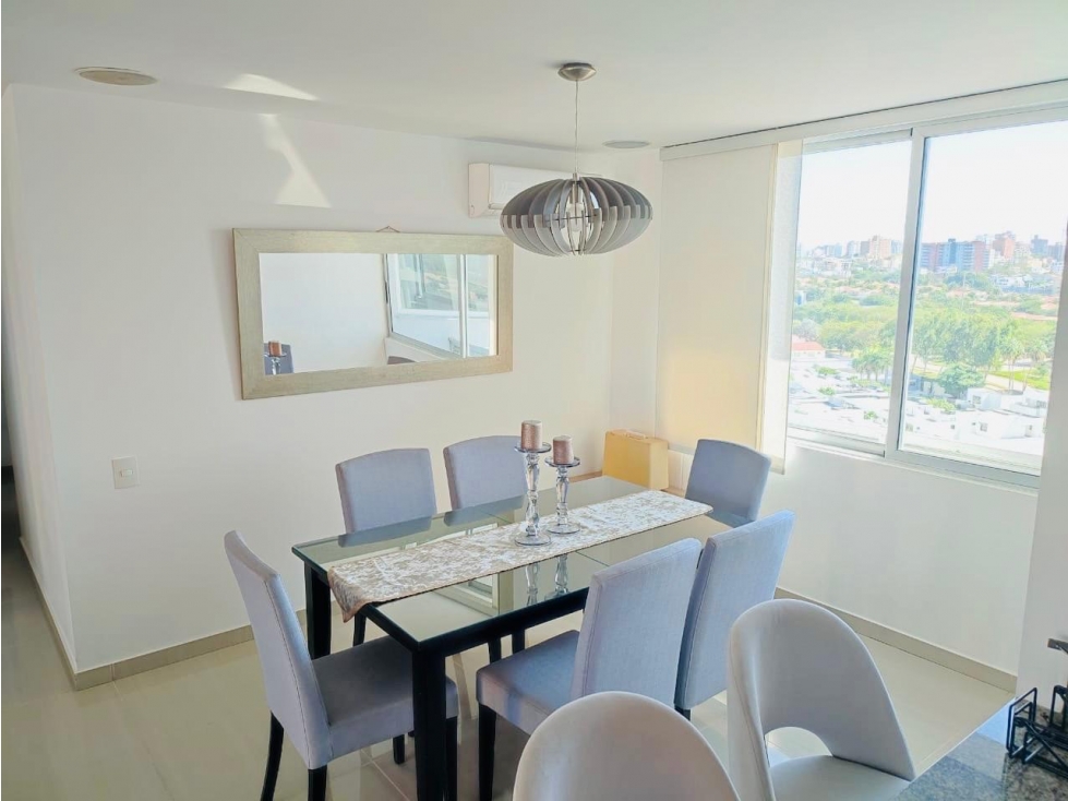 SE VENDE AMPLIO APARTAMENTO EN LA CASTELLANA — foto 4