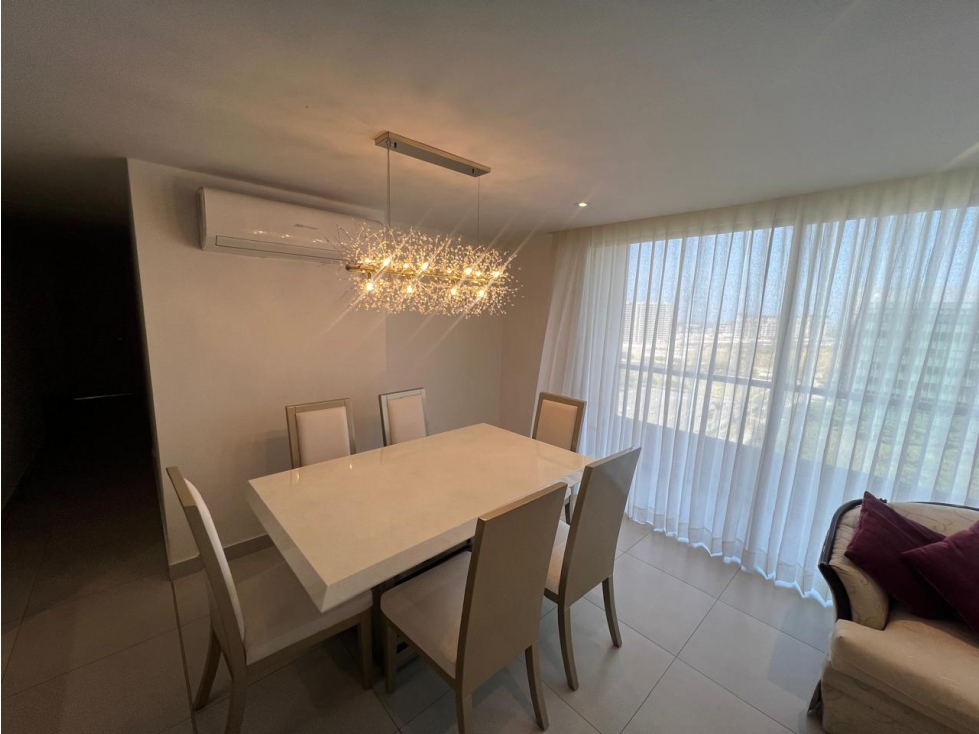 SE VENDE EXCLUSIVO Y AMPLIO APARTAMENTO EL PORTAL DE GENOVES — foto 4