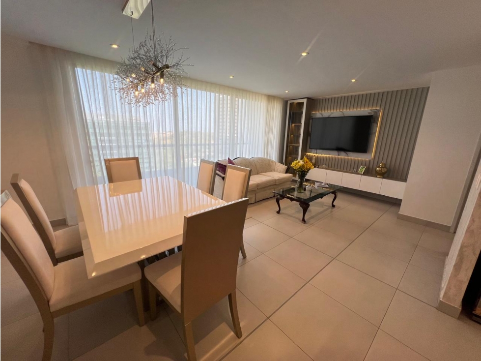 SE VENDE EXCLUSIVO Y AMPLIO APARTAMENTO EL PORTAL DE GENOVES — foto 2