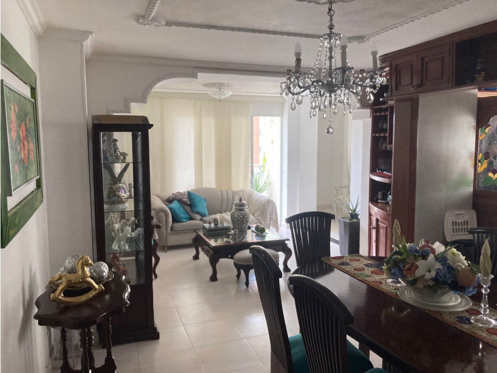 SE VENDE AMPLIO APARTAMENTO EN ALTOS DE RIOMAR