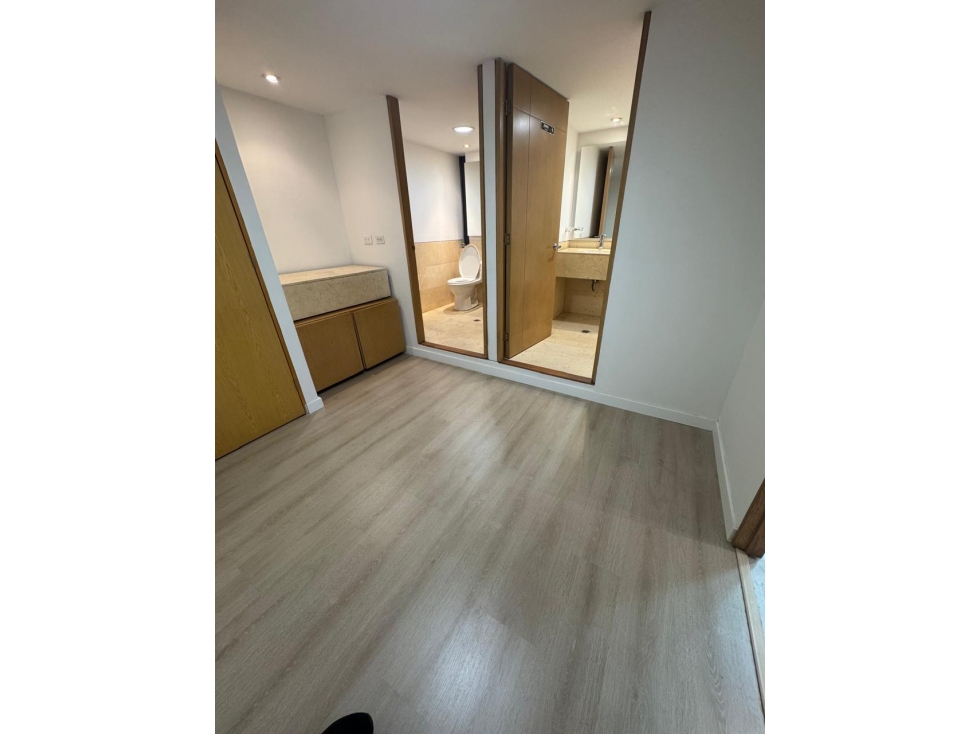 OFICINA PARA VENTA O ARRIENDO AVENIDA CHILE — foto 2