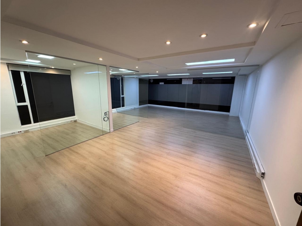 OFICINA PARA VENTA O ARRIENDO AVENIDA CHILE — foto 3