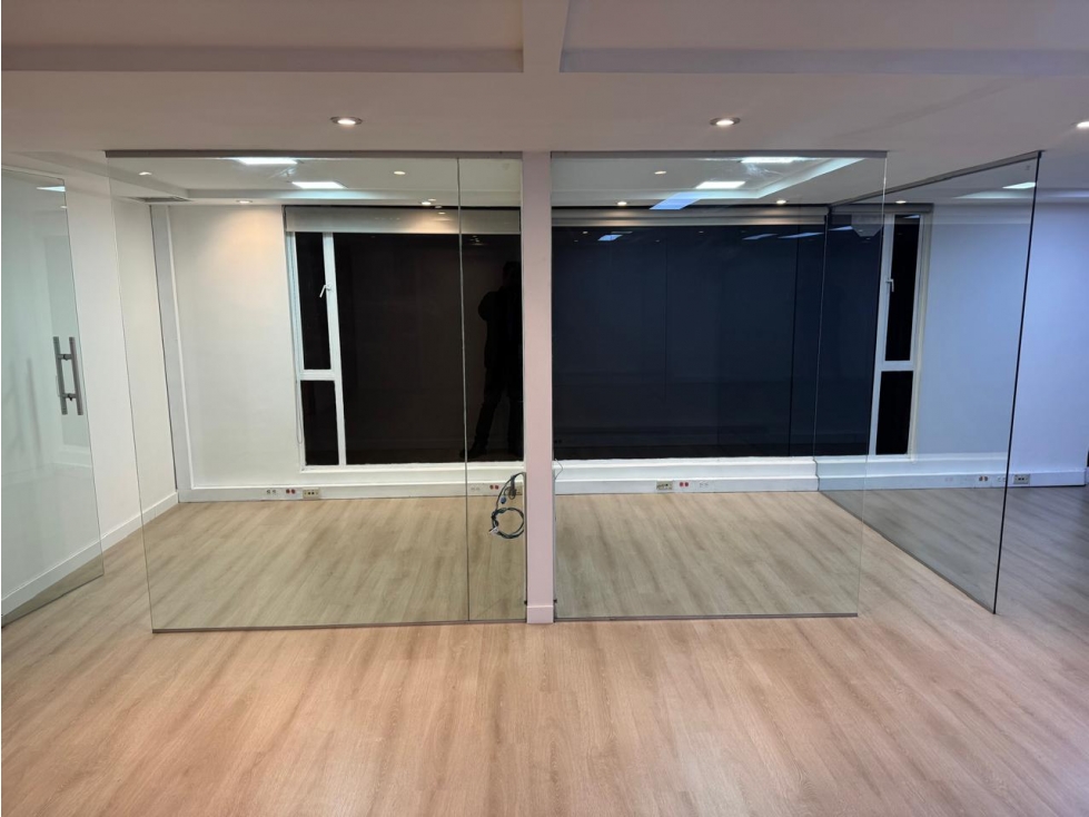 OFICINA PARA VENTA O ARRIENDO AVENIDA CHILE — foto 4