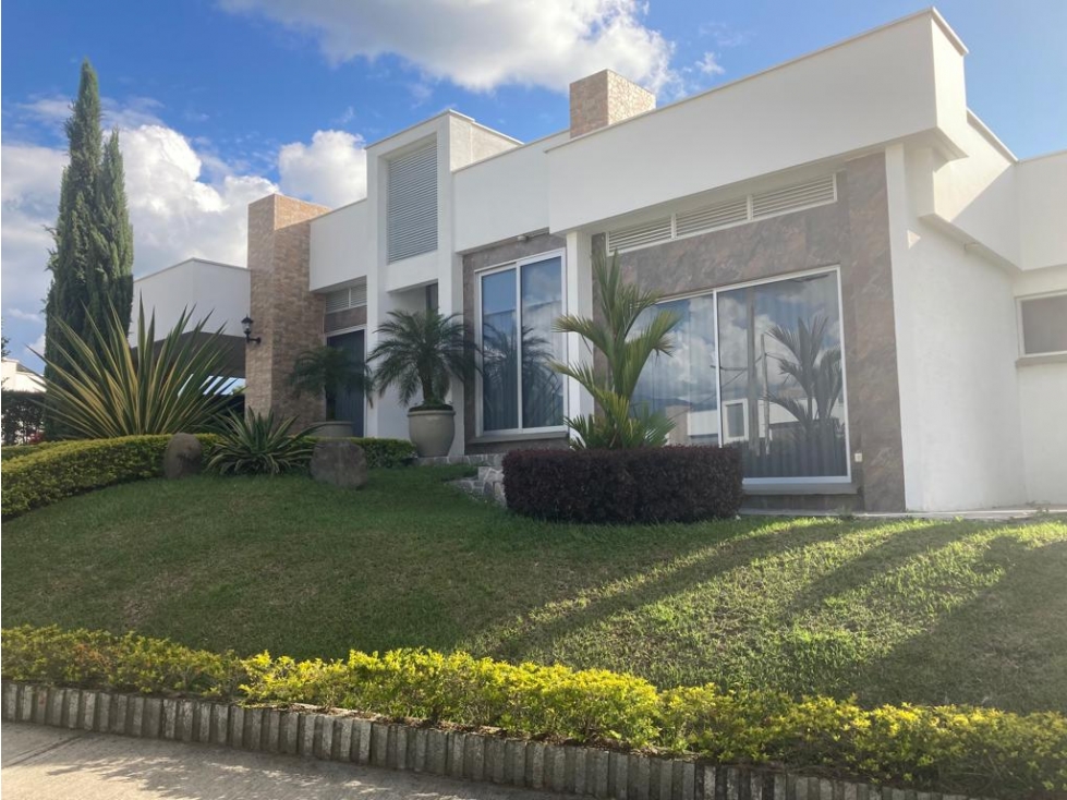 VENTA HERMOSA ASA CAMPESTRE VIA AL AEROPUERTO.