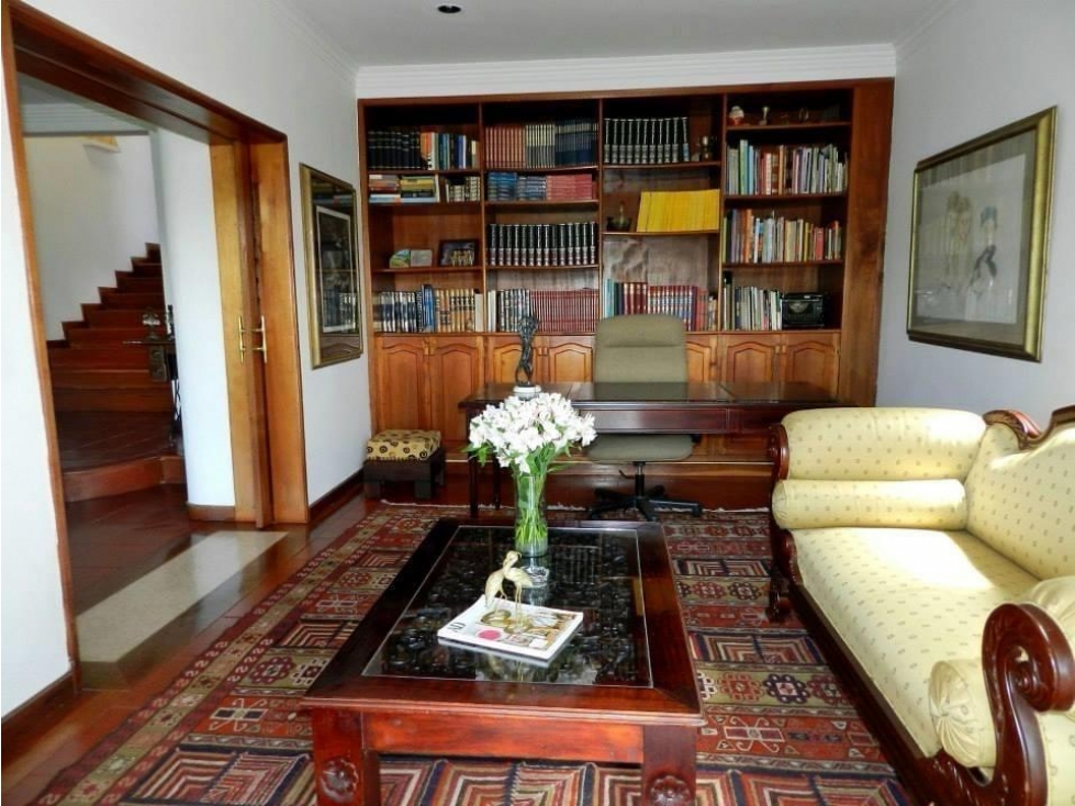 HERMOSA CASA DE CAMPO VENTA. 2745 M2 $1'800.000.000