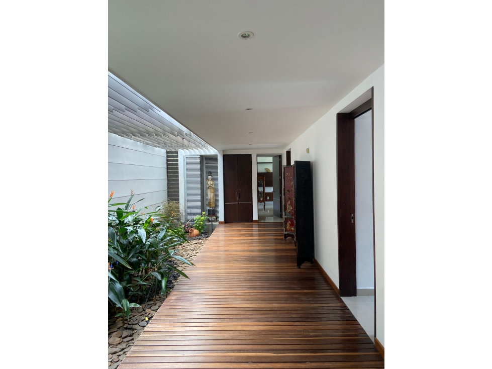CASA CAMPESTRE UN SOLO NIVEL. 2500 M2 $1'800.000.000