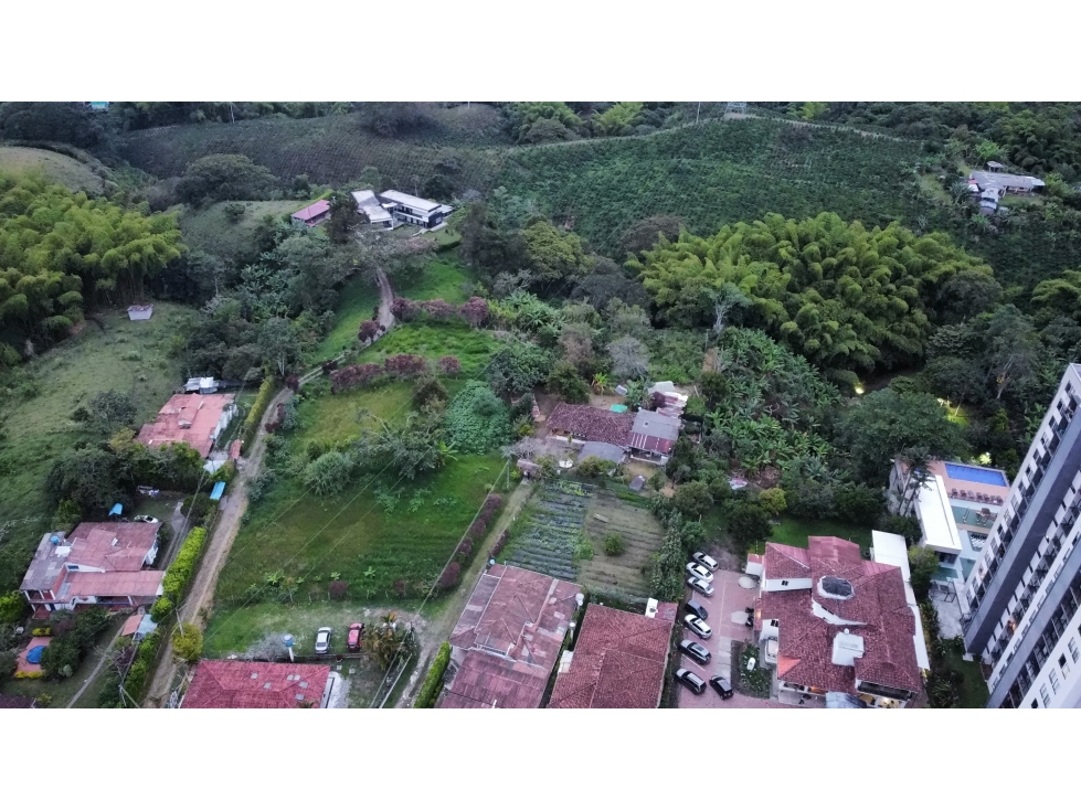 VENTA DE LOTE URBANO EN LA AVENIDA CENTENARIO ARMENIA QUINDIO — foto 2