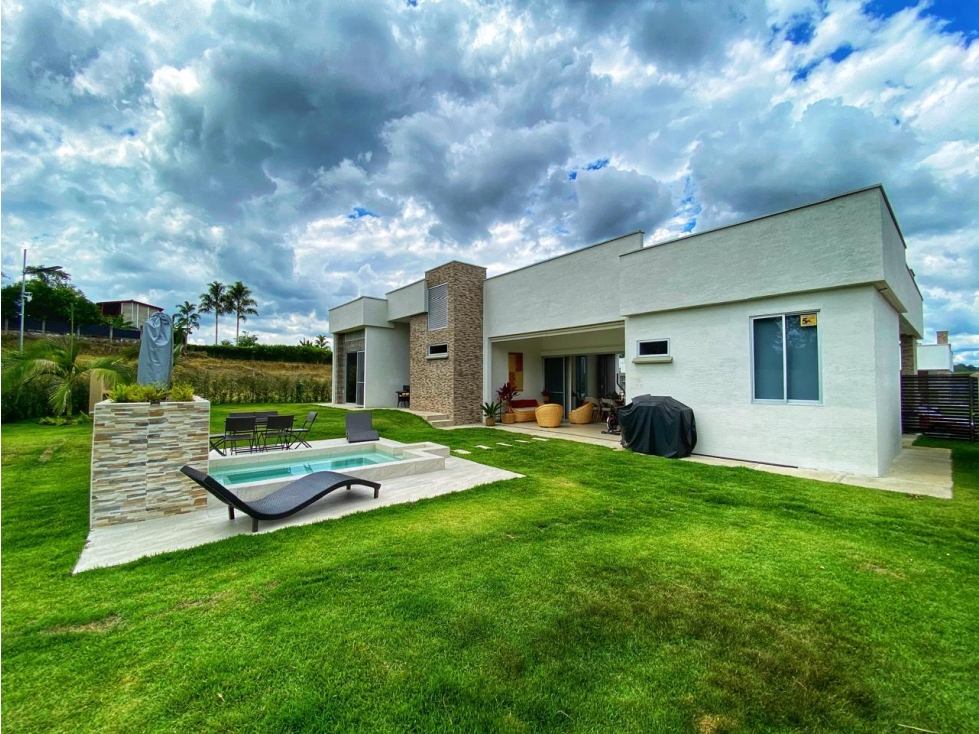 EXCELENTE CASA CAMPESTRE EL CAIMO. 940M2 $1'550.000.000