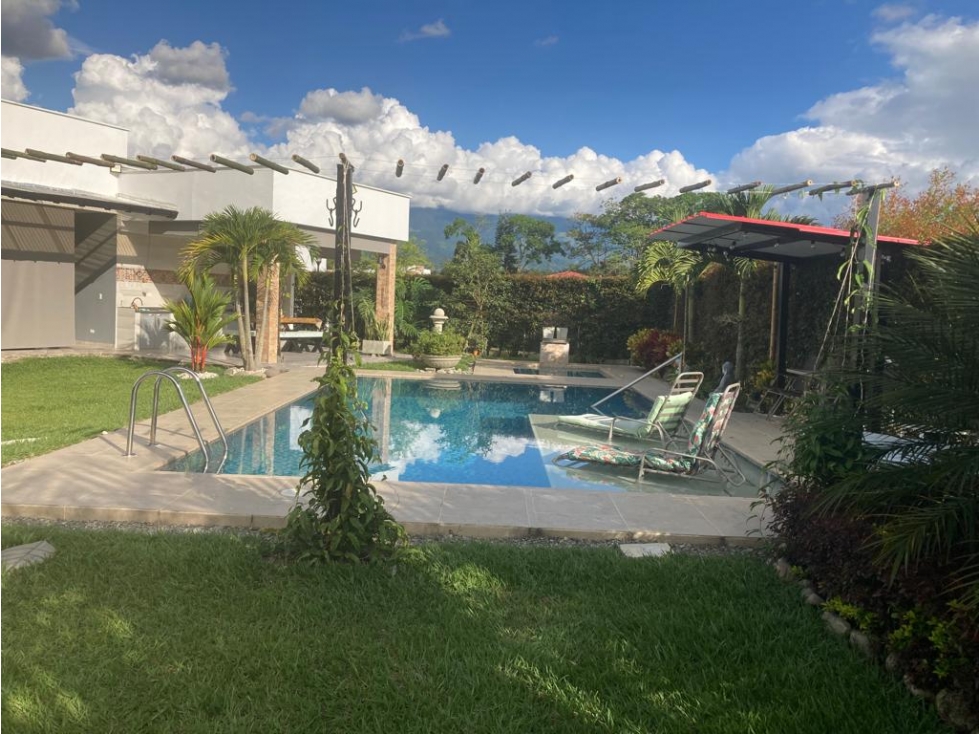 VENTA EXCELENTE CASA CAMPESTRE EN CONDOMINIO. ARMENIA