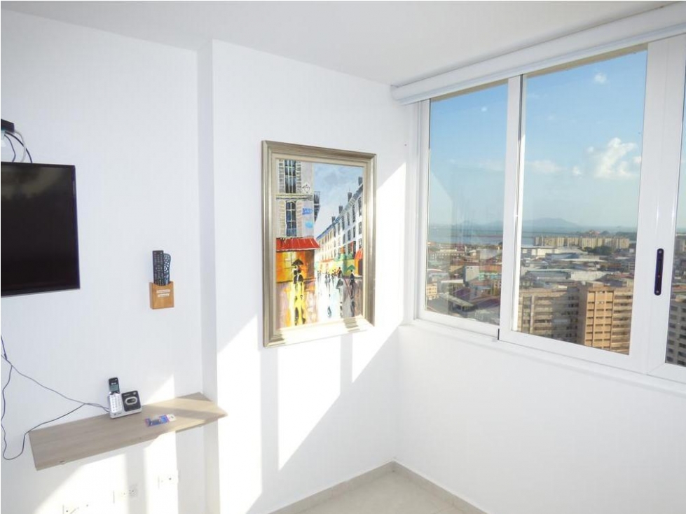 Apartamento amoblado con vista al mar en PH Bayview Avenida Balboa