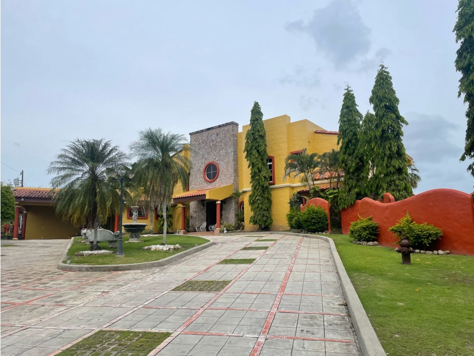 Venta de Casa más Terreno en San Carlos