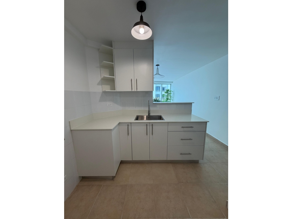 Apartamento remodelado en PH Paseo del Golf, a pasos del Parque Omar — foto 4