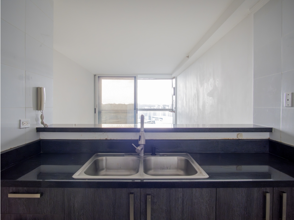 REMATE , VENTA DE APARTAMENTO EN BETANIA , PH SKY POINT. — foto 4