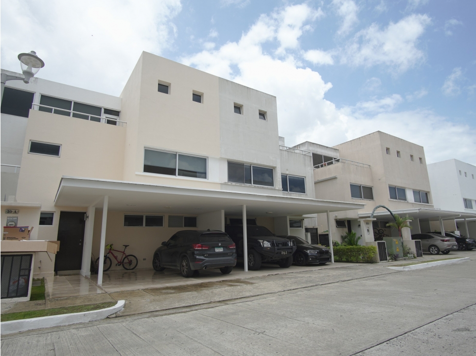 Venta de Casa en Don Bosco, PH Costa Sur Village