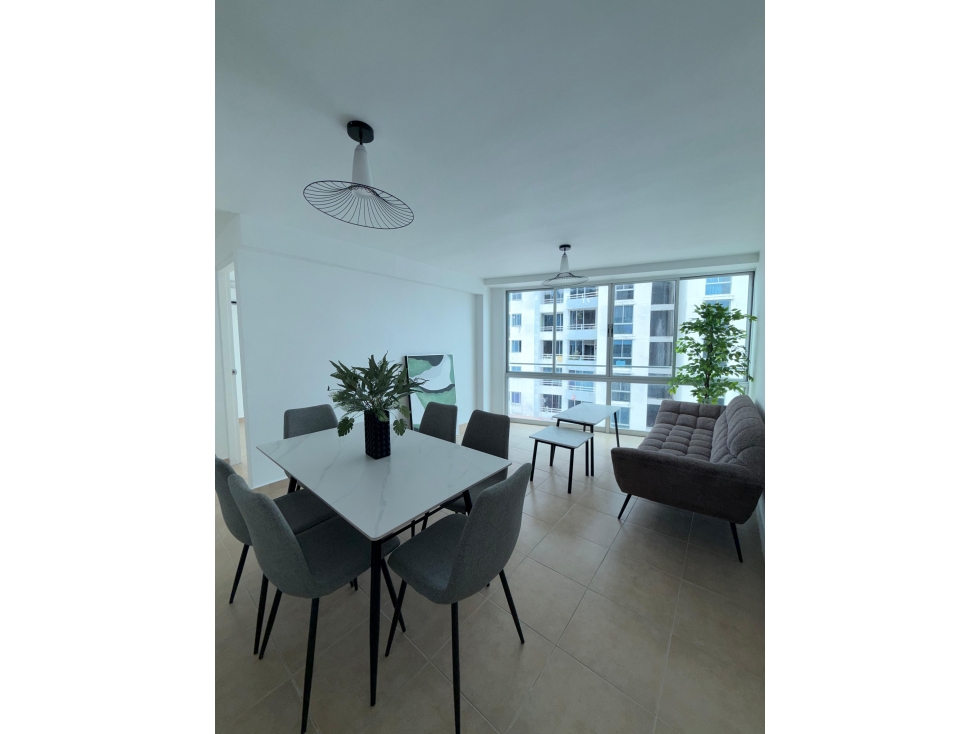 Apartamento remodelado en PH Paseo del Golf, a pasos del Parque Omar