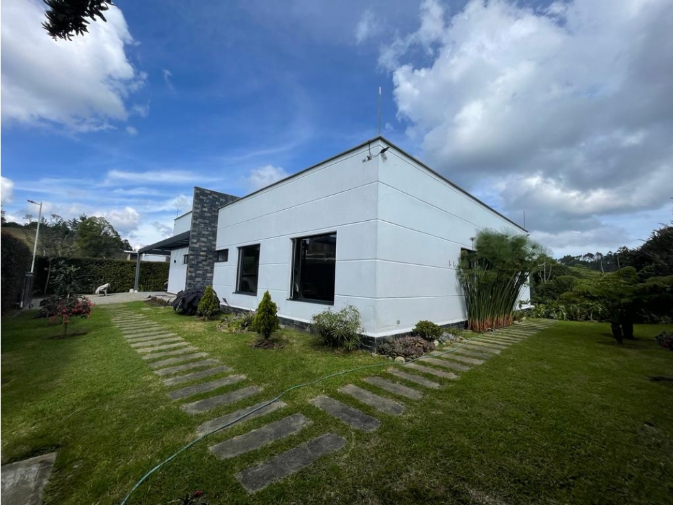 HERMOSA CASA PARA LA VENTA EN EL ALTO DE PALMAS SIN PEAJE - 1