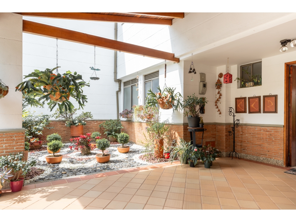 Hermosa casa para la venta en Envigado sector Terracina - 2