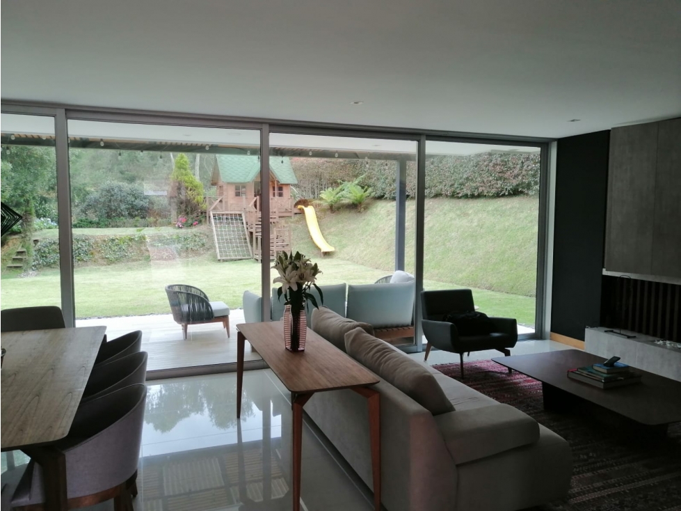 Espectacular casa en El Alto de las Palmas - 1