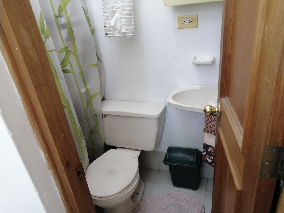 Casa en venta Envigado, Sebastiana, ideal para remodelar. Zona verde. - 6