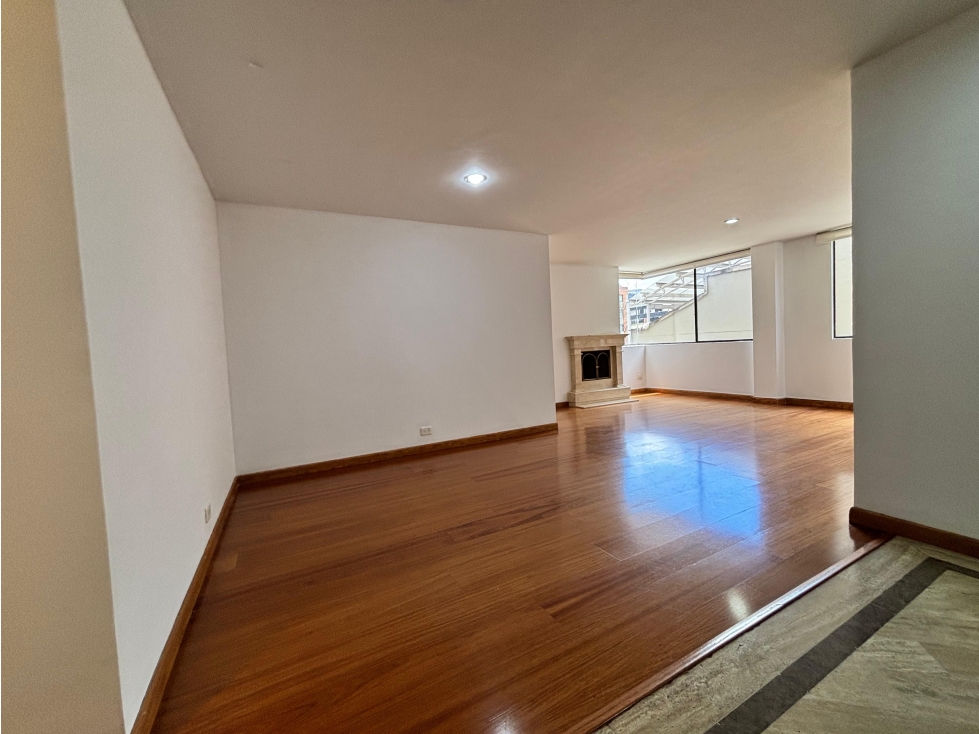 VENDO ESTA BUEN AOPCION PARA REMODELAR - O VIVIRLO EN CHICO