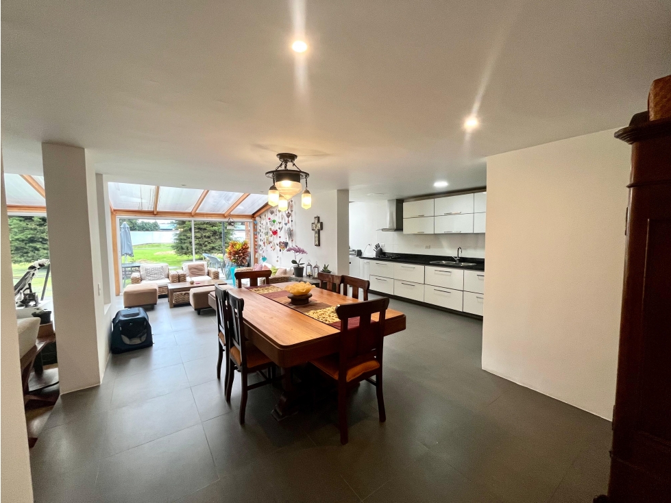 Casa en venta de 3 niveles en San José de Bavaria, conjunto cerrado — foto 3