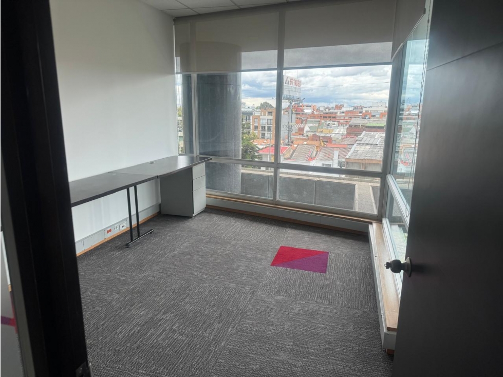 ARRIENDO OFICINA EN TORRES UNIDAS