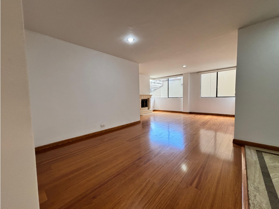 VENDO ESTA BUEN AOPCION PARA REMODELAR - O VIVIRLO EN CHICO — foto 2