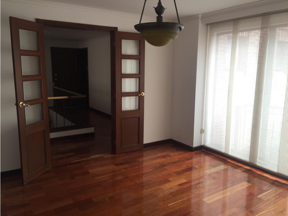 ARRIENDO APARTAMENTO DUPLEX - SANTA PAULA