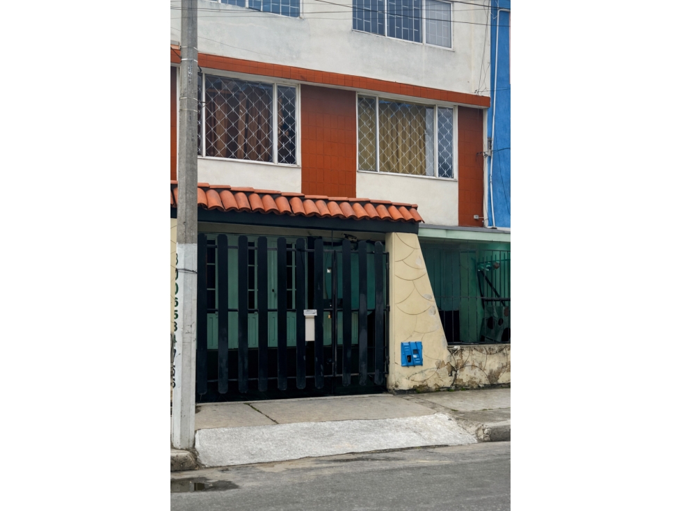 Casa + Bodega en venta Ciudad Montes, 147M, 2 PARQUEADEROS