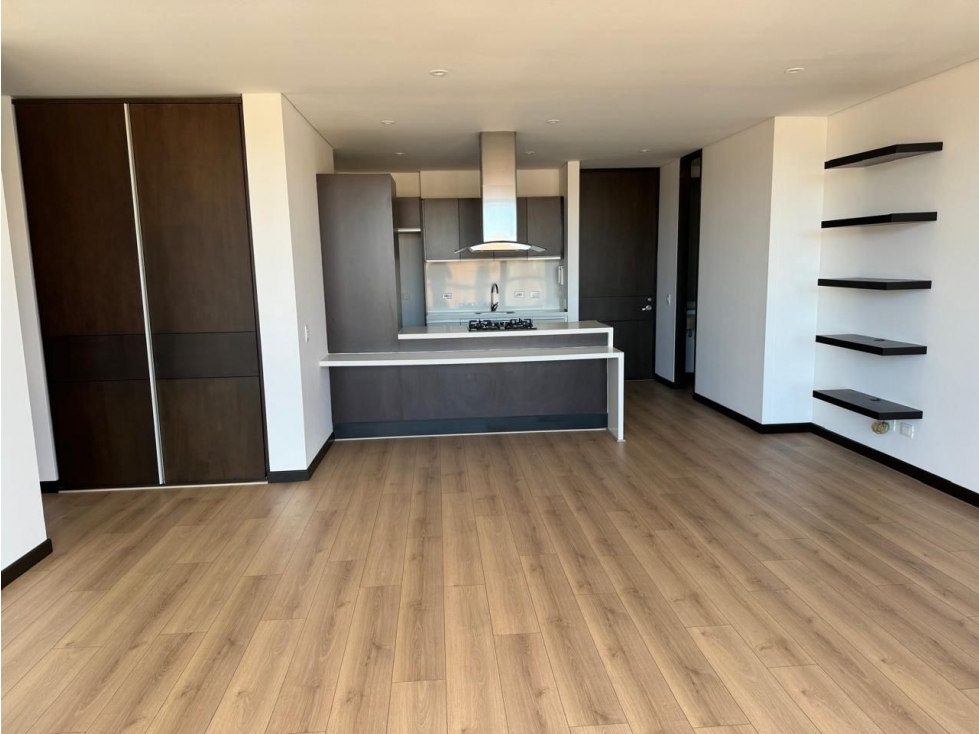 APARTAMENTO EN VENTA CHICO NORTE 90MT2, 2HAB, 3B, 2P