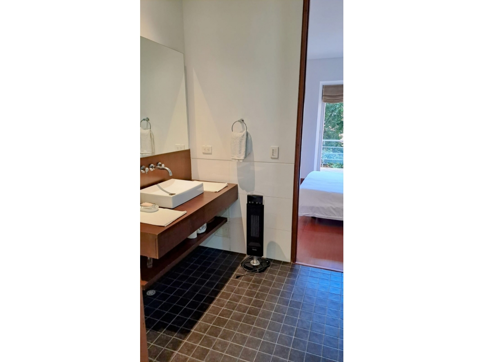 HERMOSO APARTAMENTO EN ARRIENDO AMOBLADO UBICADO EN EL CHICO — foto 3