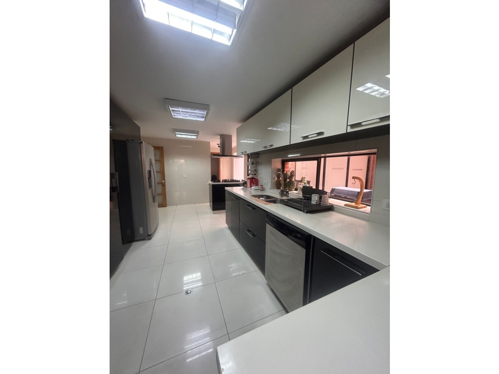 APARTAMENTO EN VENTA Y RENTA LA CAROLINA 250MT2, 4HAB, 5B, 3P — foto 2