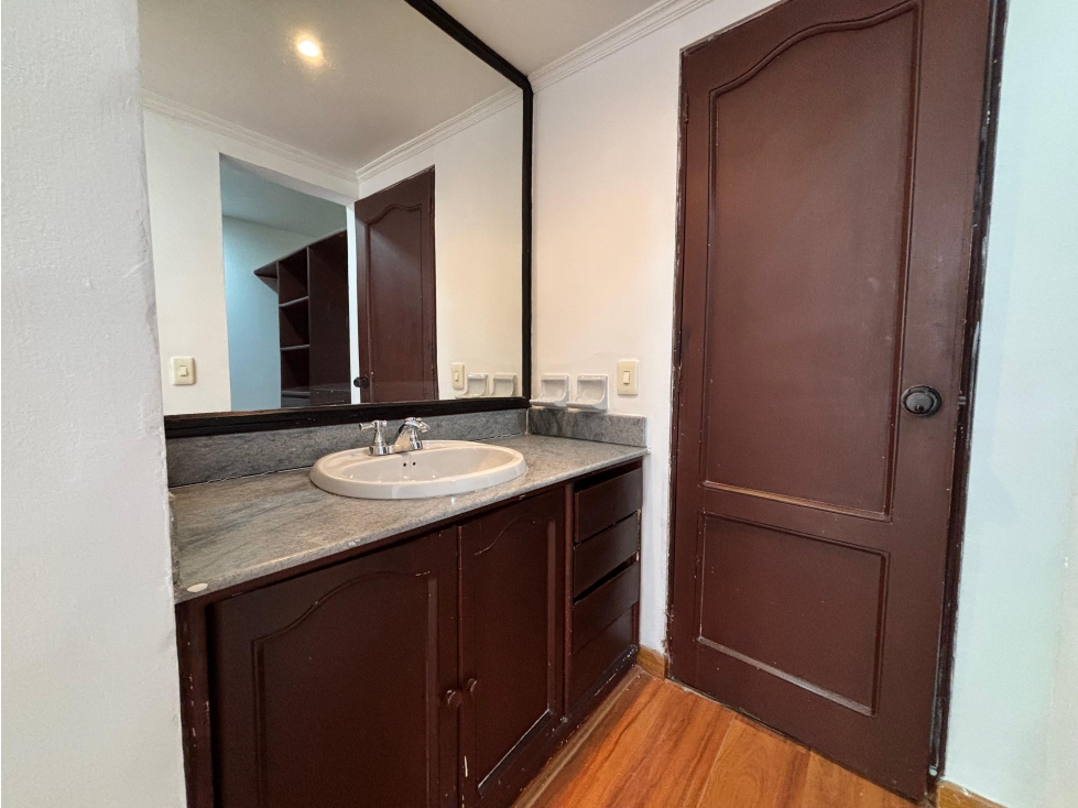 VENDO ESTA BUEN AOPCION PARA REMODELAR - O VIVIRLO EN CHICO — foto 5