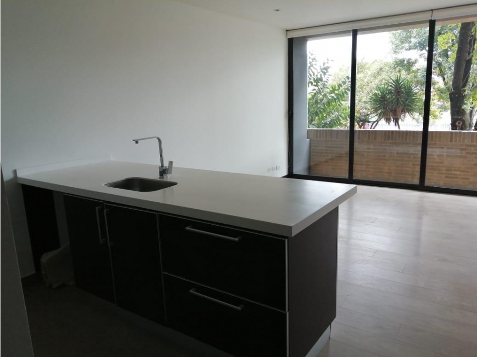 APARTAMENTO EN VENTA Y RENTA PARQUE DEL VIRREY — foto 2