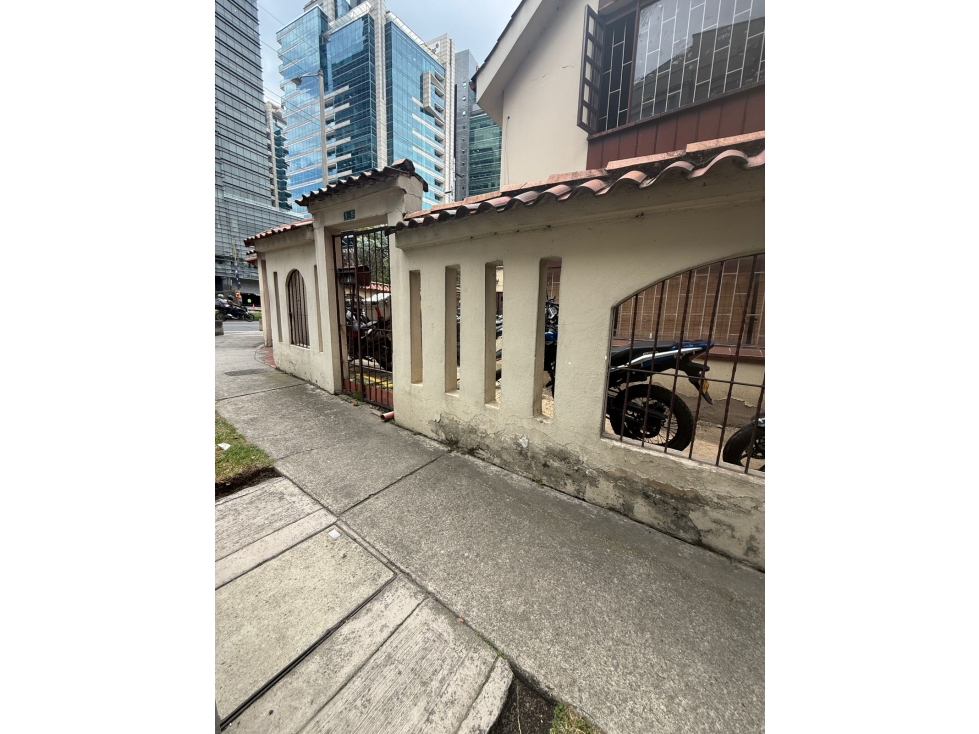 VENTA CASA ESQUINERA USO COMERCIAL SANTA BARBARA