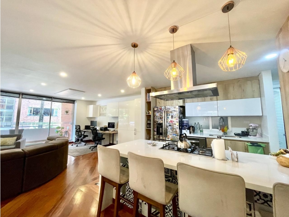 ESTA BELLESURA DE APTO. REMODELADO A LA VENTA EN ROSALES BAJO — foto 4