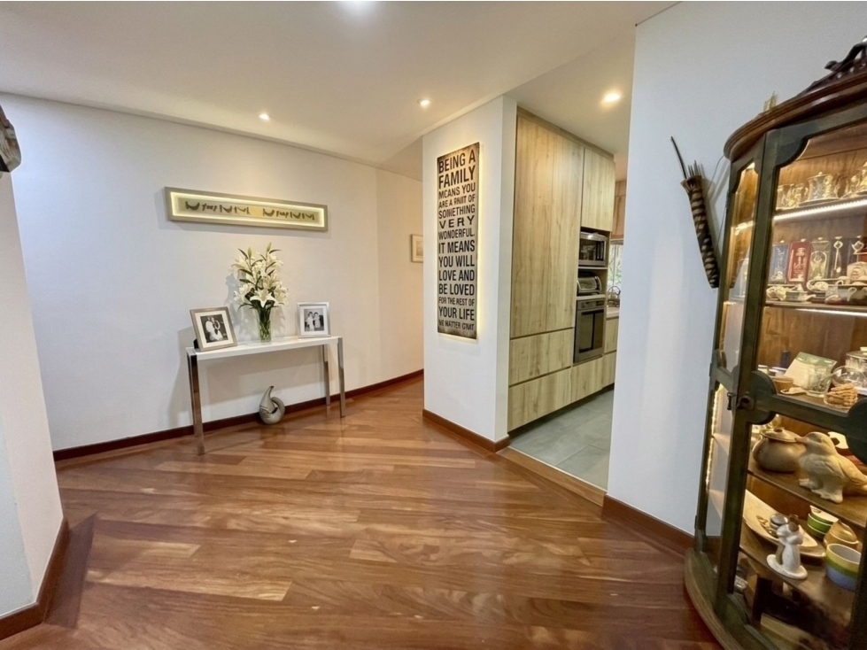 ESTA BELLESURA DE APTO. REMODELADO A LA VENTA EN ROSALES BAJO — foto 6