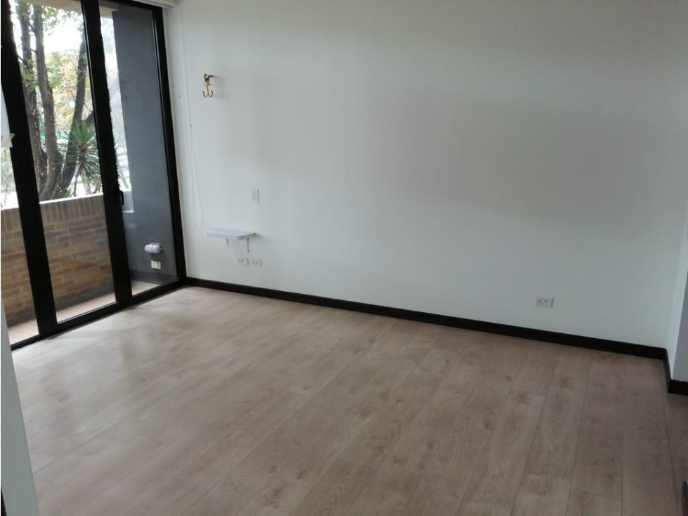 APARTAMENTO EN VENTA Y RENTA PARQUE DEL VIRREY — foto 3