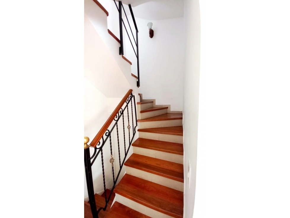 Casa para Venta, Precio de Oportunidad, El Contador, Bogotá — foto 6