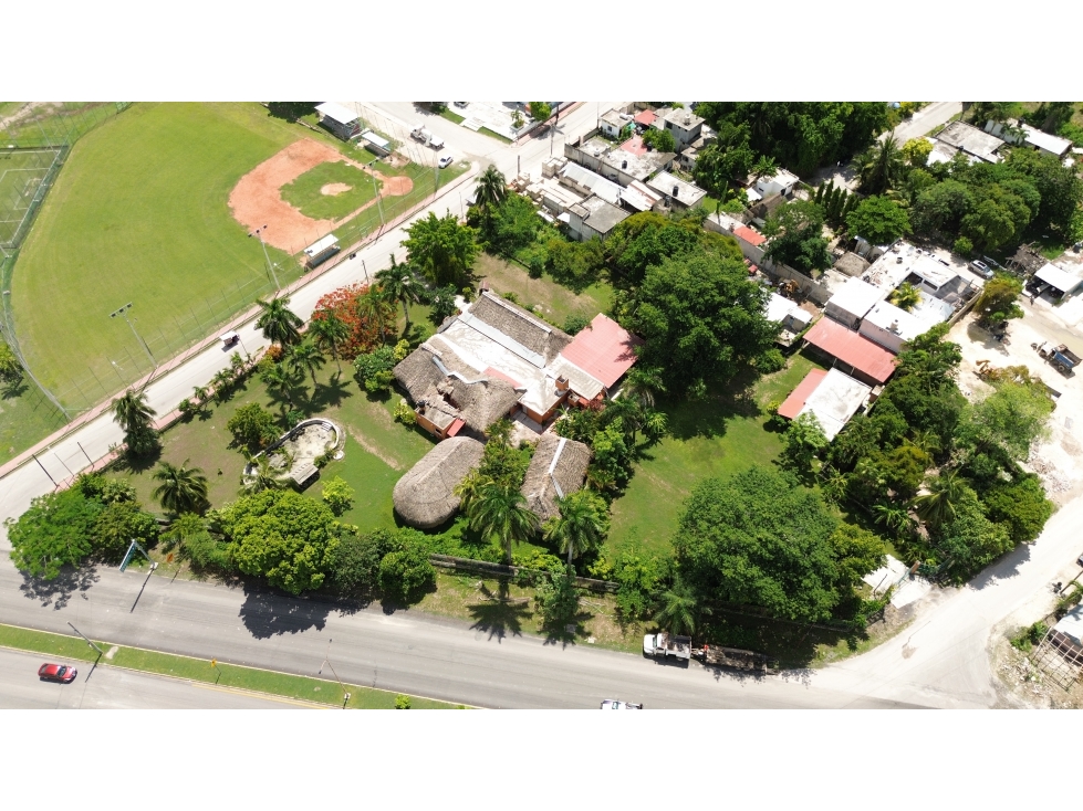 Terreno Oasis frente al campo de Béisbol - 2