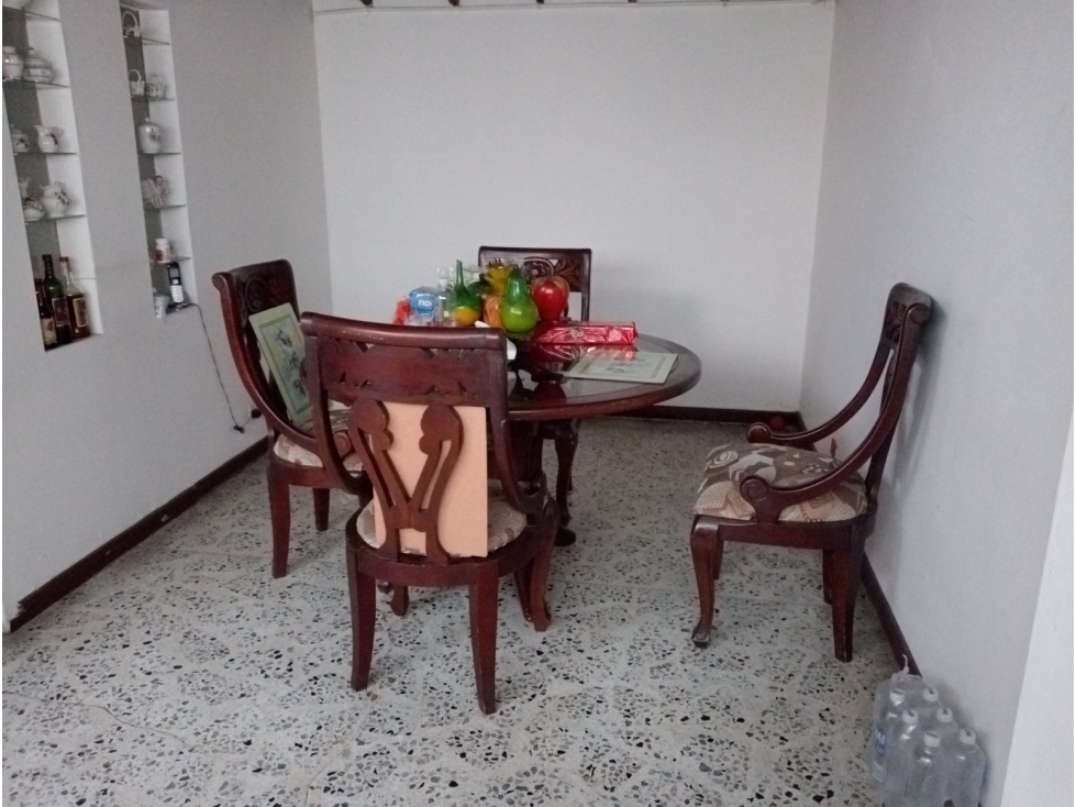 CASA UNIFAMILIAR LAURELES, CERCA AL MALL — foto 2