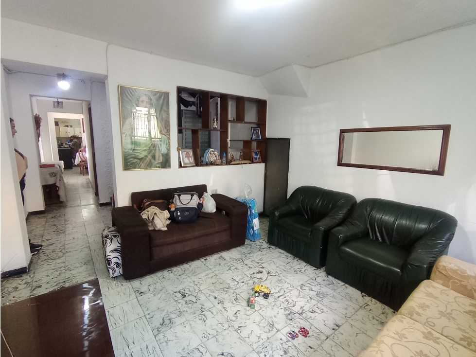 VENTA CASA EN VILLA HERMOSA MEDELLIN