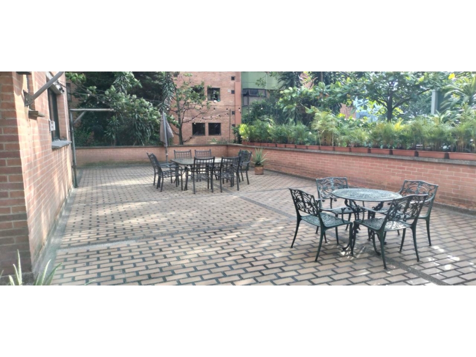 APARTAMENTO POBLADO, CERCA A OVIEDO — foto 4